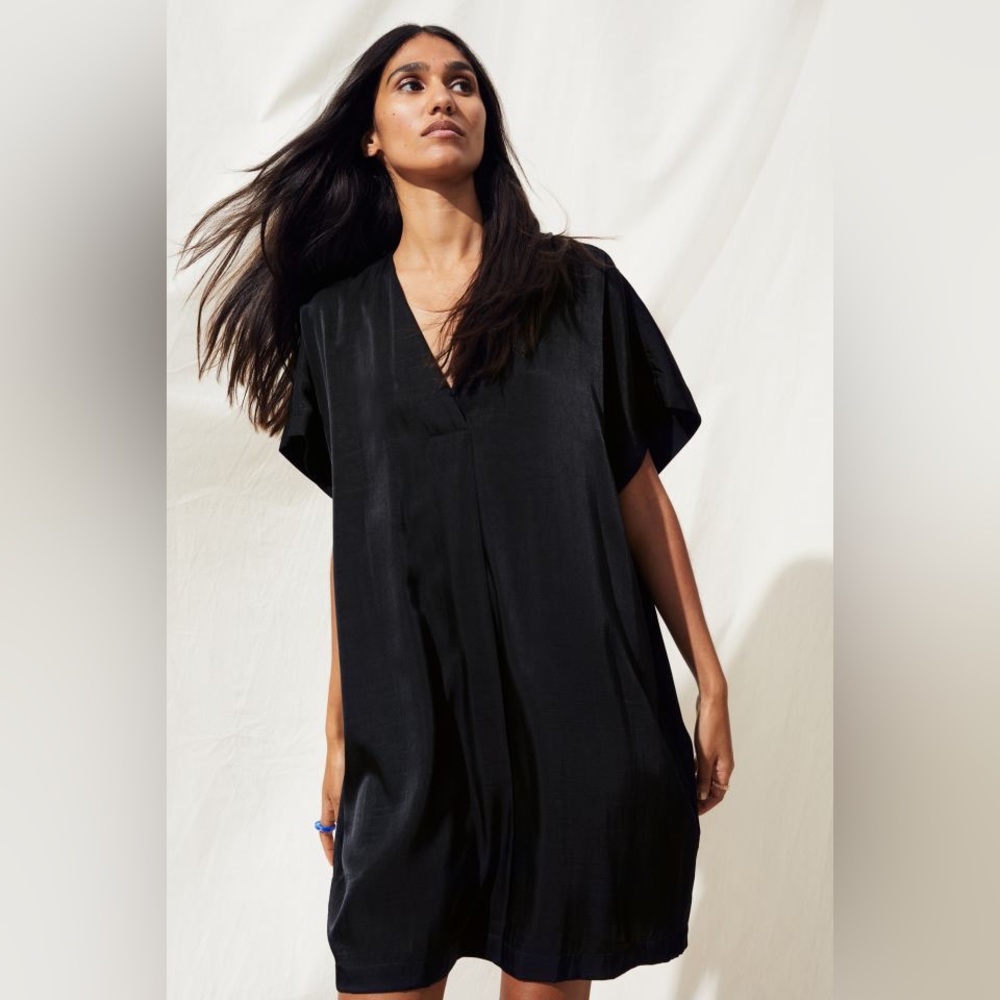 H&M black vneck midi satin dress size XL